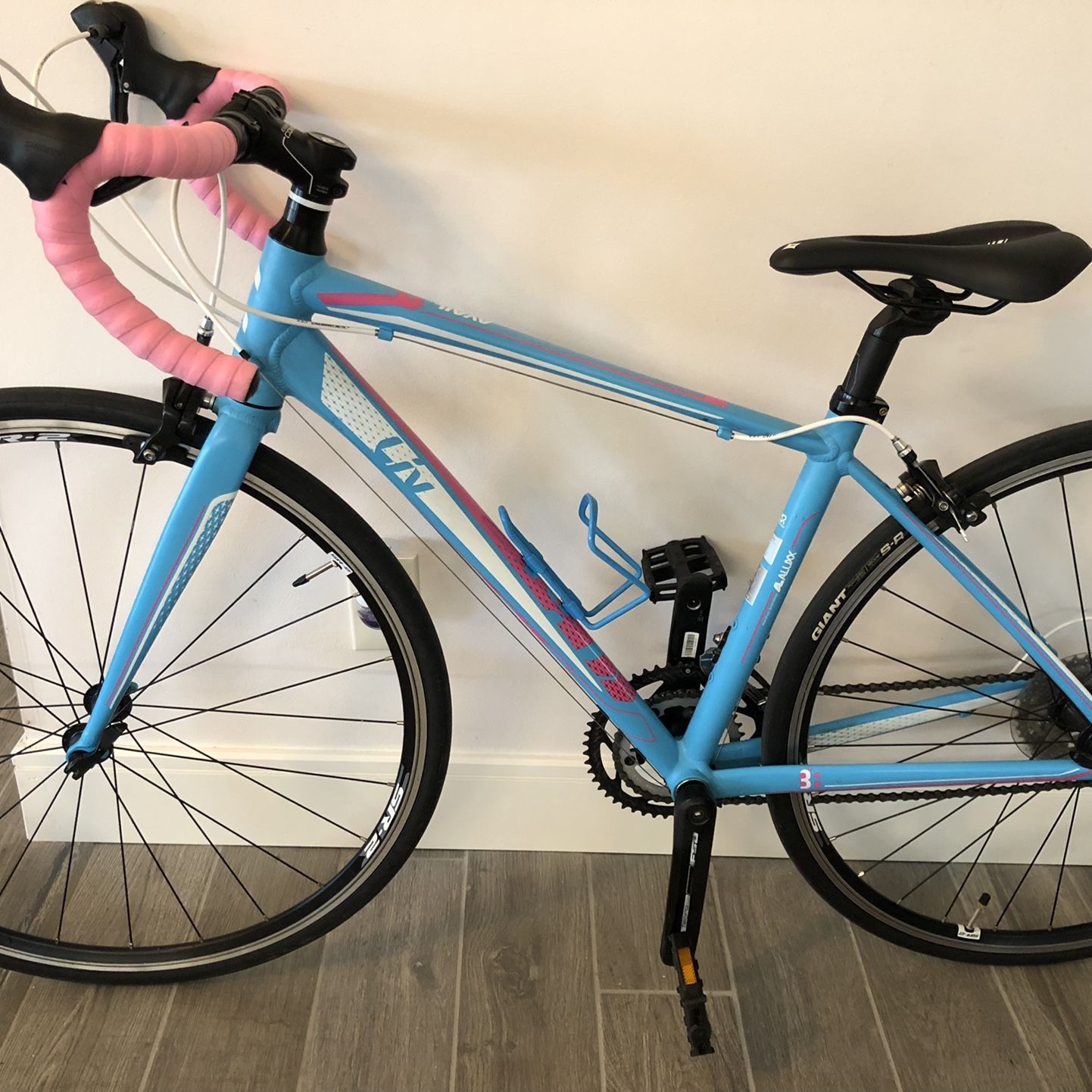 Women s Giant LIV Avail Road Bike 43cm X Small Ready Ride for Sale