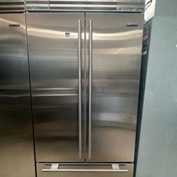 Sub Zero 36’ French Door Refrigerator 