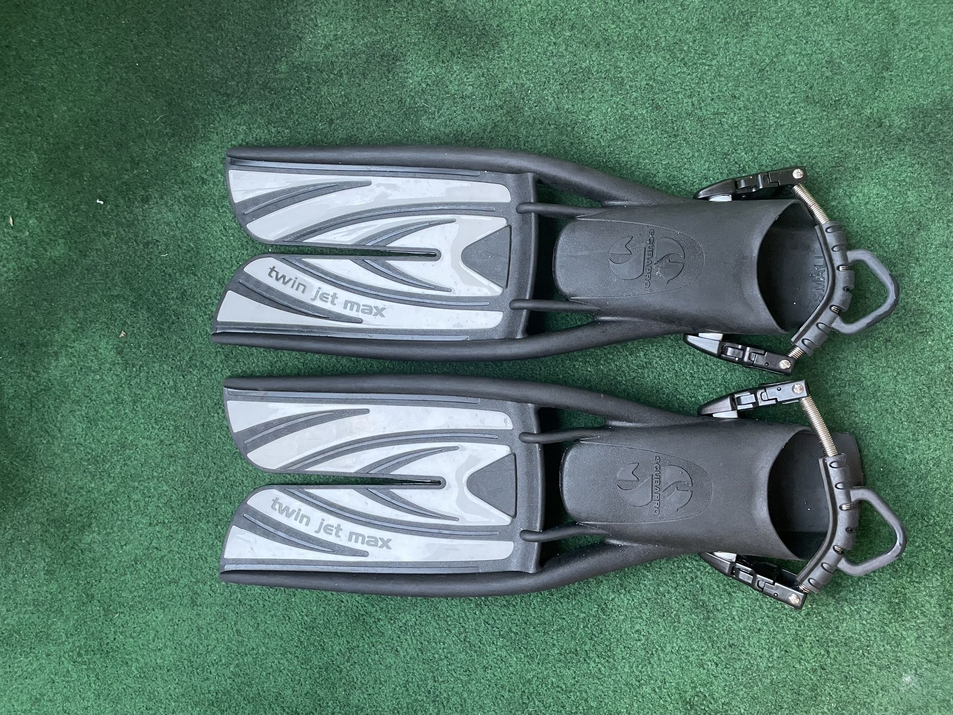 Scuba Pro Twin Jet Max Scuba Diving Fins (small)