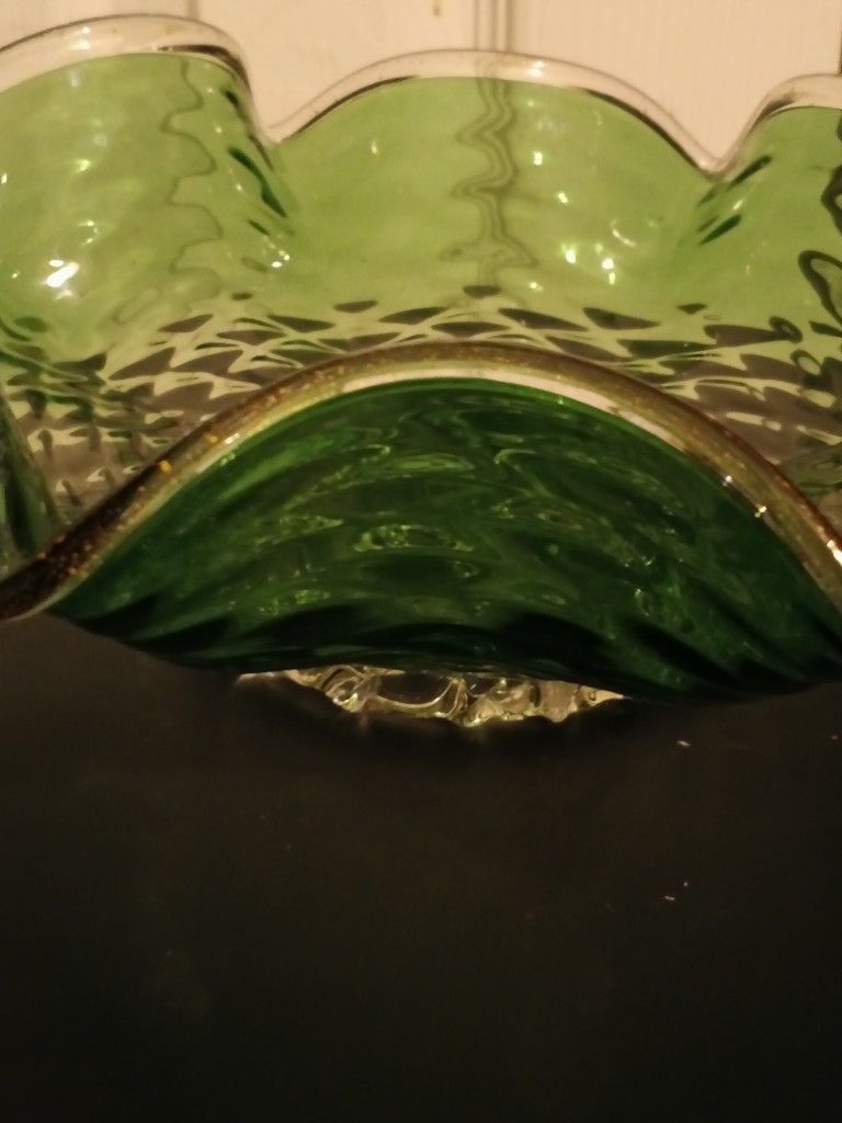 Decorative Hand Blown Art Glass Bowl.