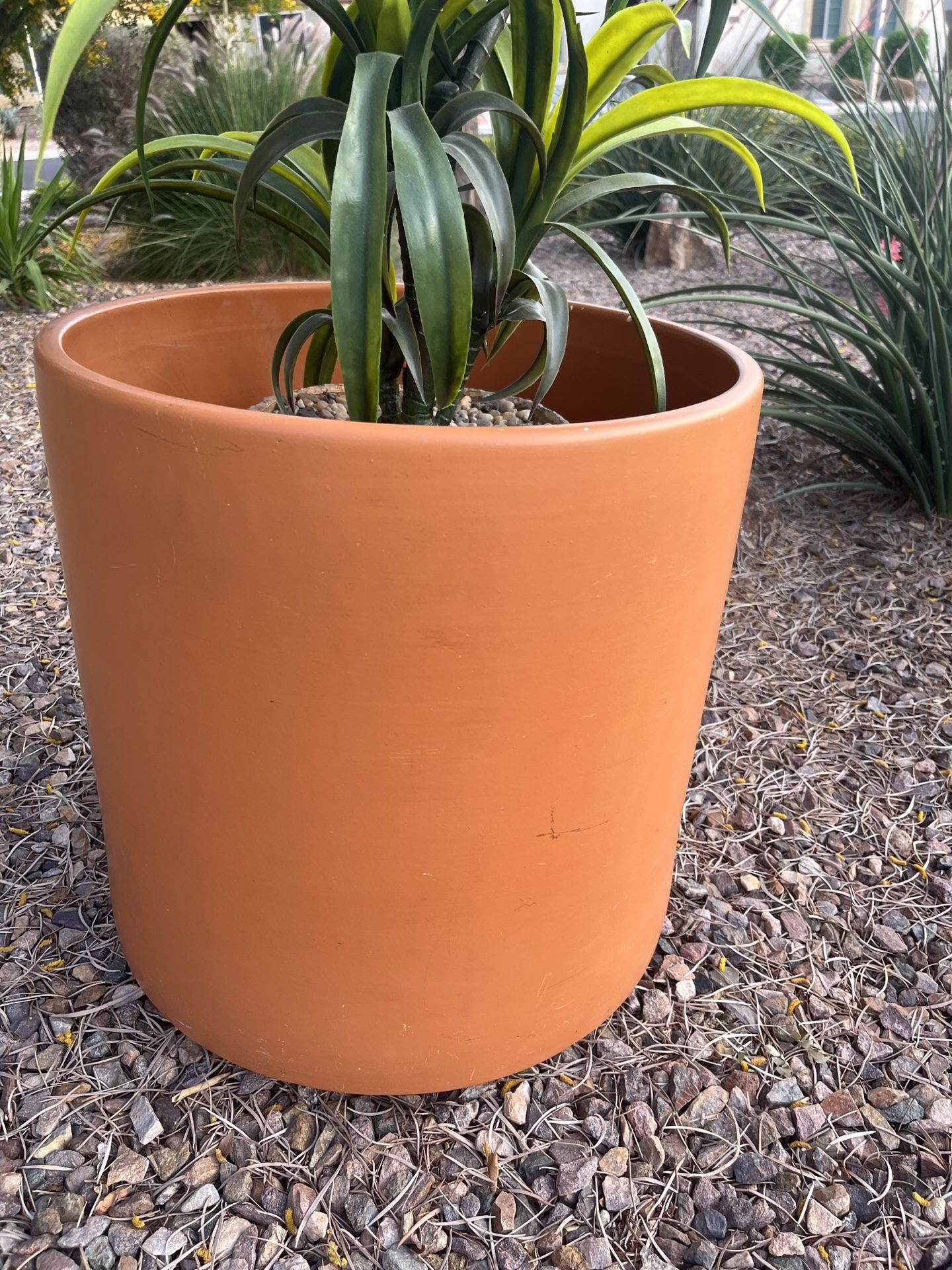 MCM LARGE GAINEY CERAMIC PLANTER AC-18