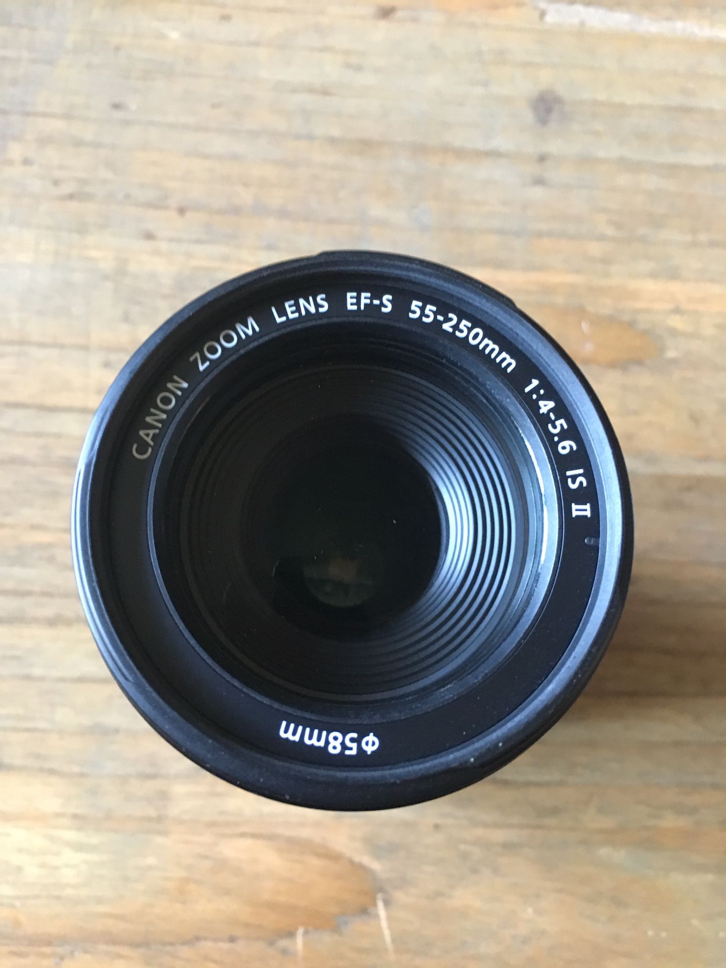 Canon 55-250mm 1:4-5.6 IS II zoom lense.