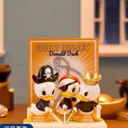 Miniso - Disney Donald Duck: Cover Model Series (The Three Pirates)