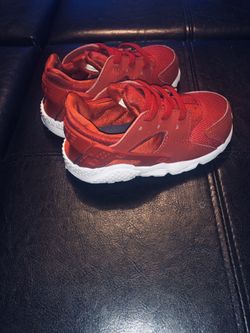 Red Nike Huarache size 7c toddler
