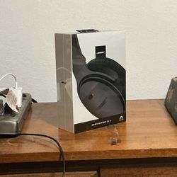Bose QuietComfort 35 II Headphones (Unopened:Brand New)