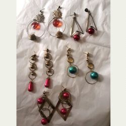 Bundle Of 5 Sets Of Vintage Earrings