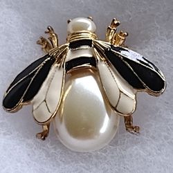 Vintage Black And White Bee Brooch Costume Jewelry 