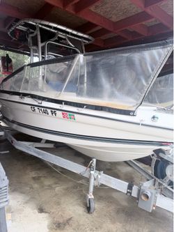 Sea swirl fishing bote
