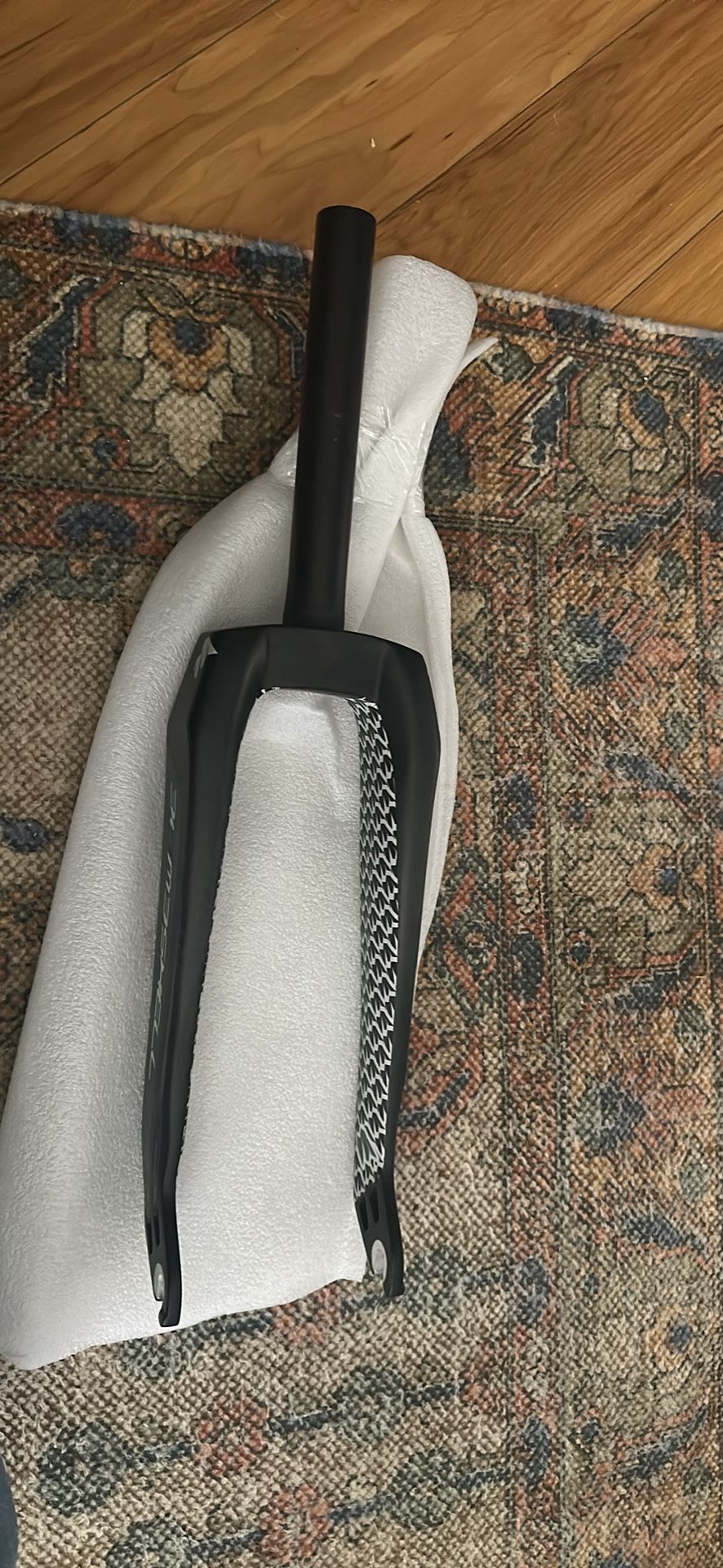 Bombshell Carbon Forks - Pro 1 1/8”