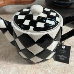 Almeria Collection Black & White Teapot