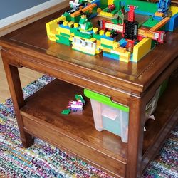 24" × 24" Endside Table