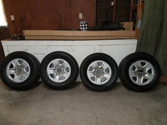 Tire for tundra 2010 like new