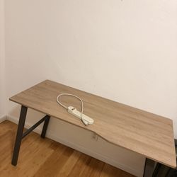 wood table 
