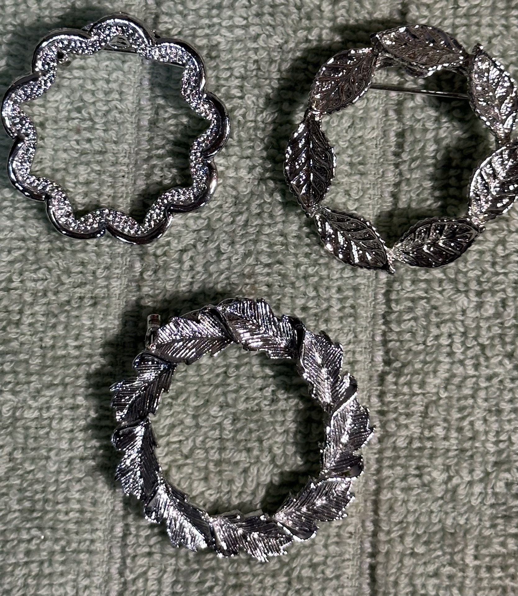 Vintage Silvertone Circular Brooch
