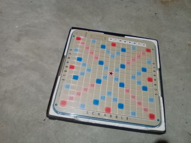 Scrabble Deluxe Vintage Blue Boardgame
