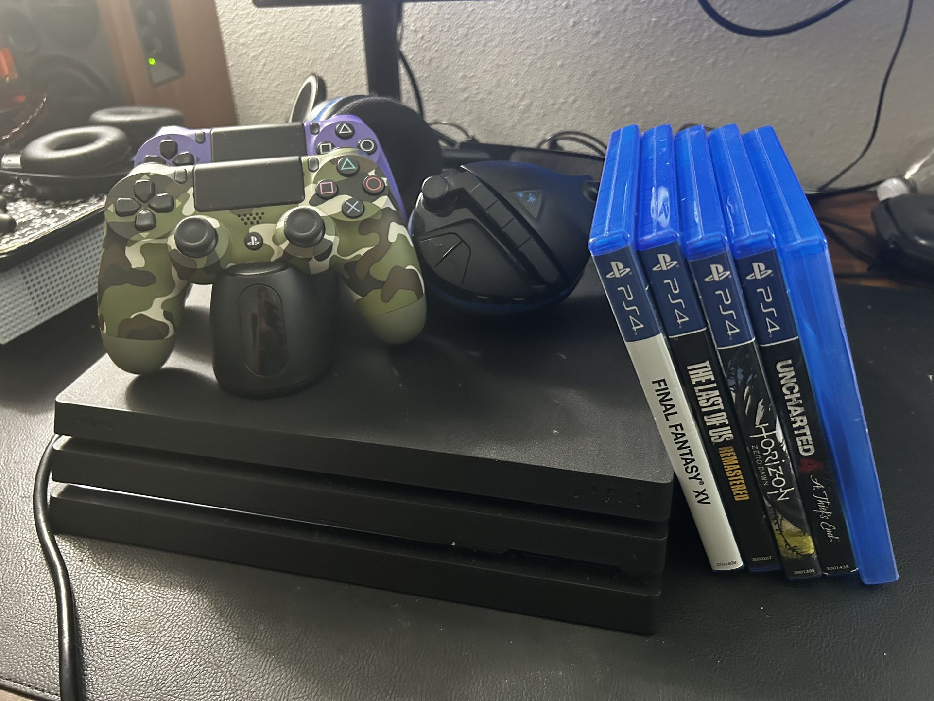 PS4 Pro Bundle — 2 controllers + Headset + 5 Games — Plug and Play Ready