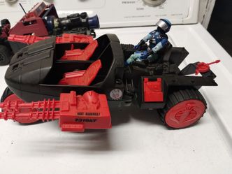Vintage 1986 Gi Joe Cobra Stun Vehicle with driver