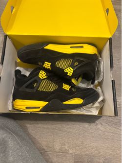 Retro yellow thunders. Size 9.5