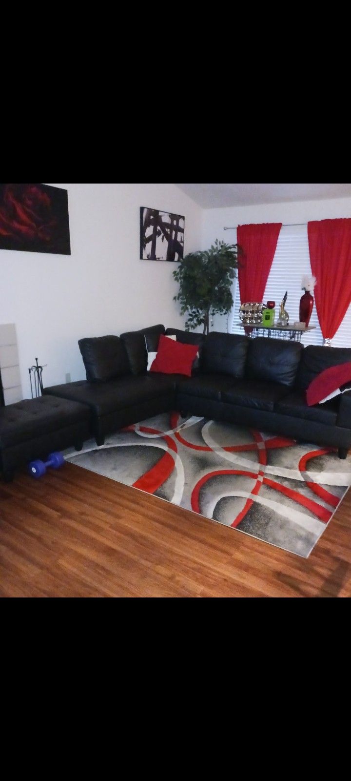 Black Sectional With Ottoman 