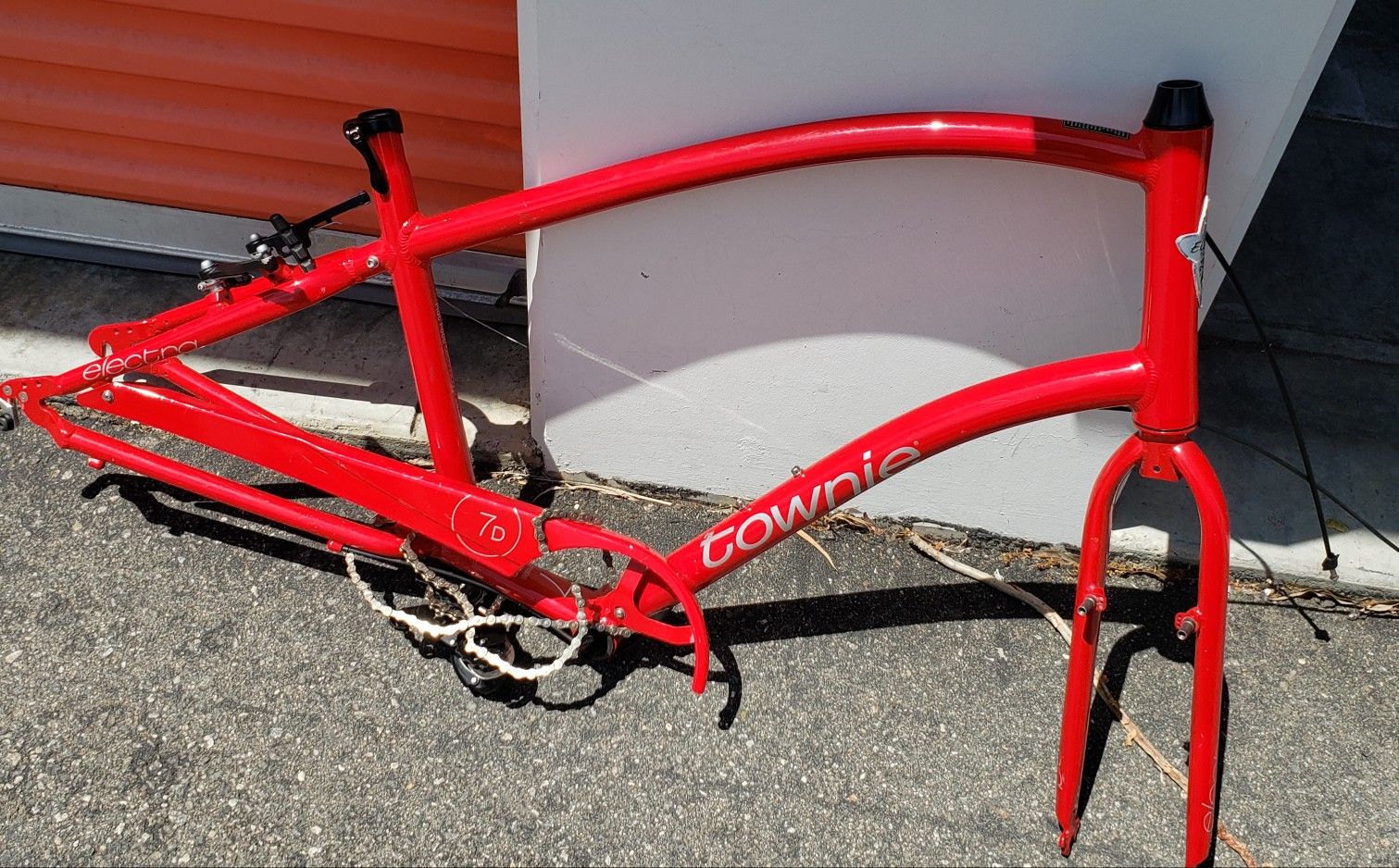 Electra Bicycle Townie 7D Red Light 606 Aluminum for Sale in Santa