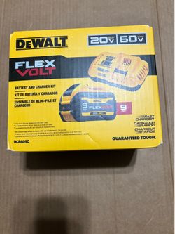 Dewalt 20V / 60V  MAX. FLEXVOLT  Lithium- Ion  9.0 Ah Battery and Charger Starter Kit