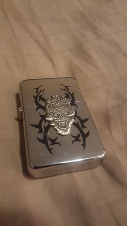 Skull Lighter