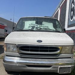 2001 Ford E-350