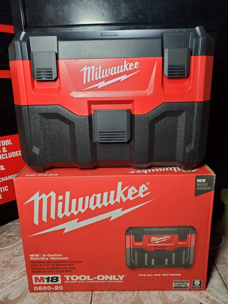 Milwaukee M18 wet/dry 2gal vacuum 0880-20...NEW_NUEVO $100 PRECIO FIJO_FIRM PRICE