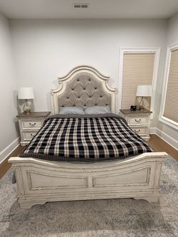 Queen bedroom set