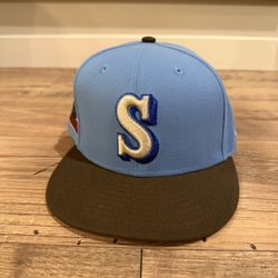 Seattle Mariners blue and brown fitted cap