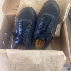 Women’s safety shoes
