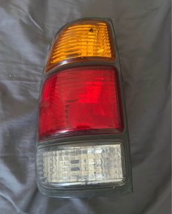 Toyota tundra taillight