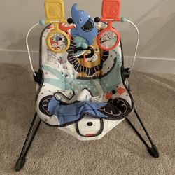 Fisher-Price Baby’s Bouncer – Lion Around, Soothing Infant Seat