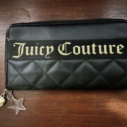 Juicy Couture Zip Wallet In Black