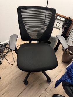 Black Office Chair With Wheels
