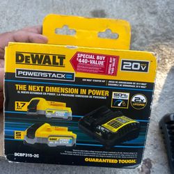 DeWalt Powerstack 20v Starter Kit