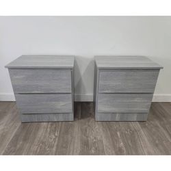 Two Nightstands ***** Dos Mesitas 