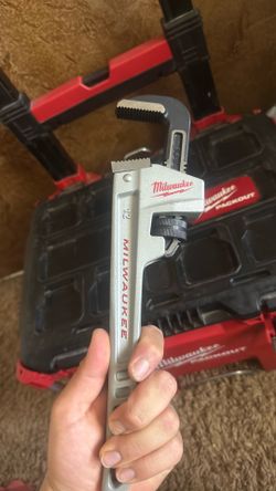 Milwaukee 12” pipe wrench