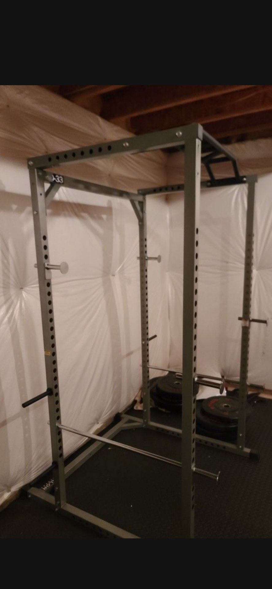 Like new Valor Fitness BD-33 Heavy Duty Power Rack