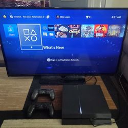 Playstation 4 Slim With 2 Dual Shock Controllers