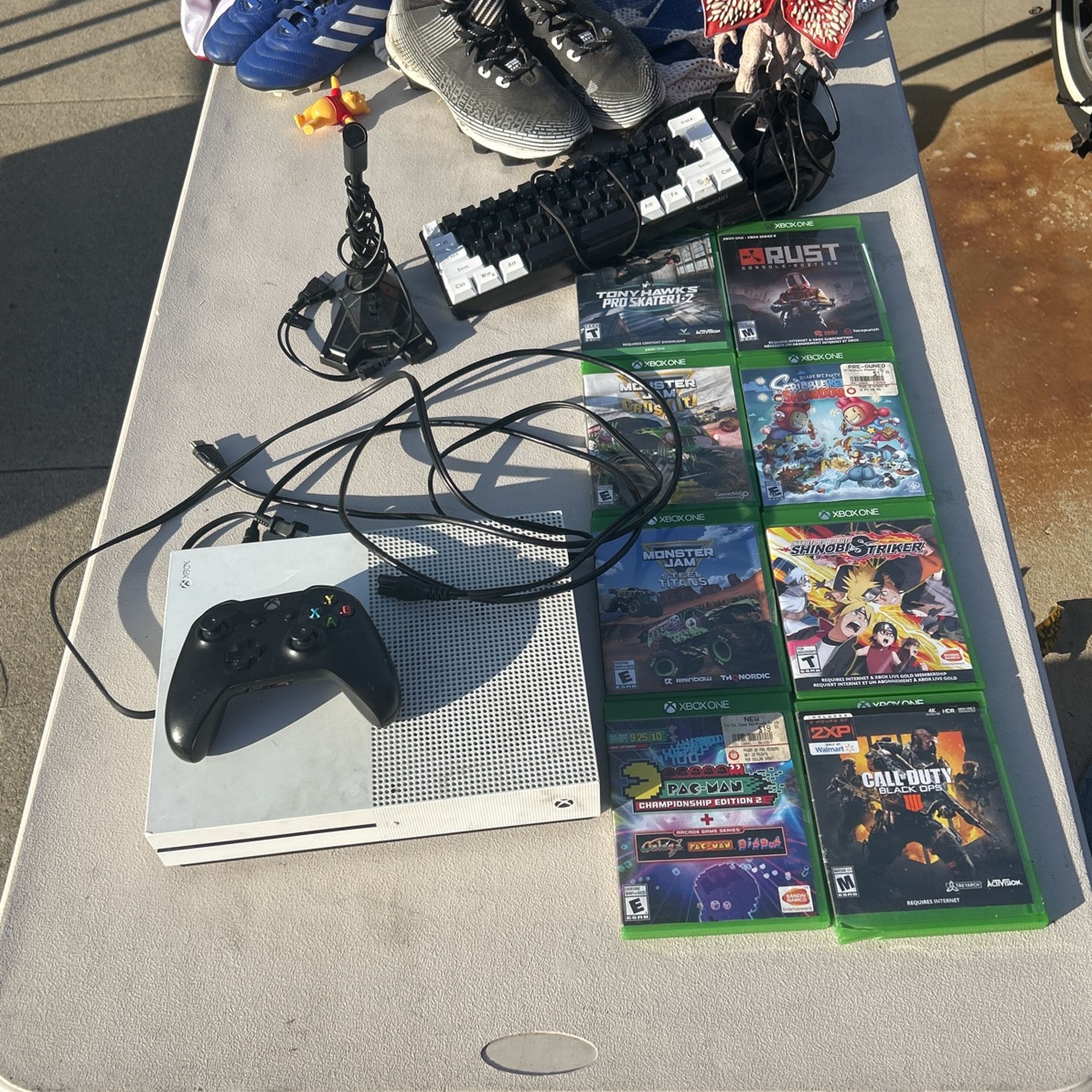 Xbox One S Controller Included Comes With Power Cable And HDMI