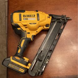 15 Gauge Angled Finish Nailer 