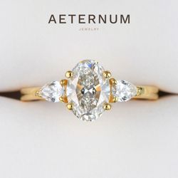 Three Stone Engagement Ring 