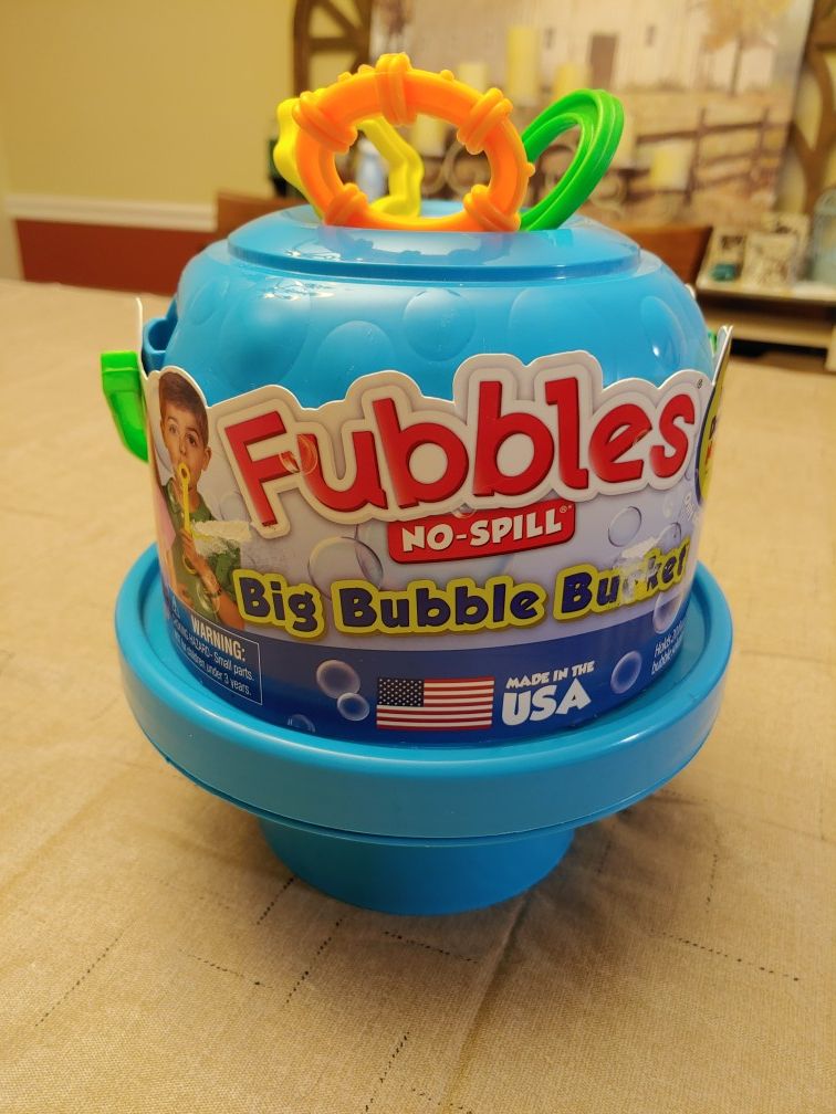 NEW Fubbles big bubble bucket toy