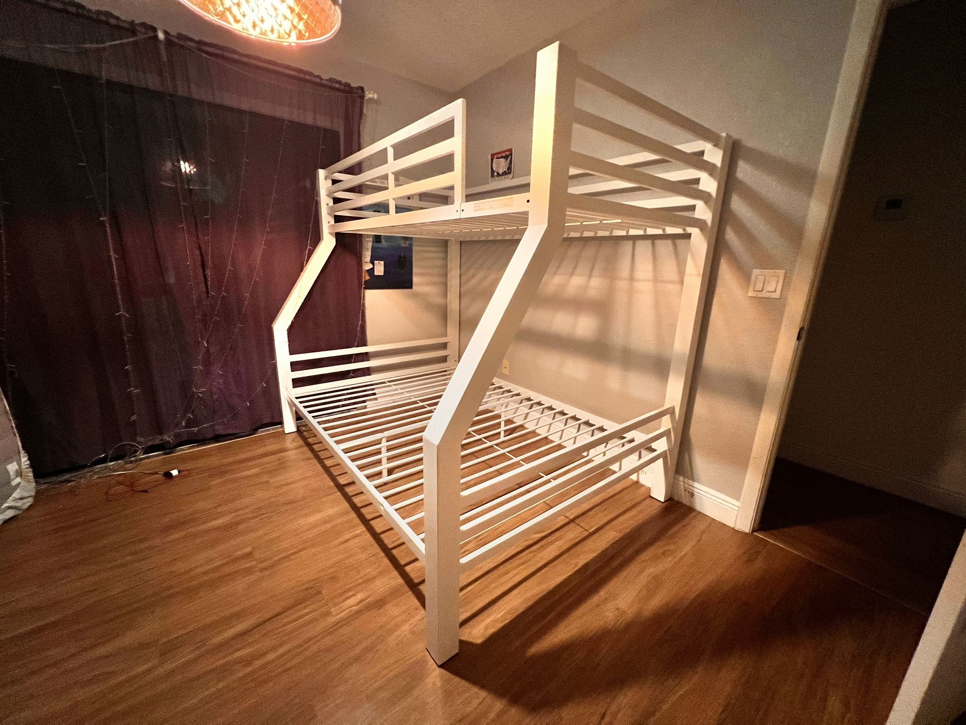 Rooms To Go Bunk Bed, White.