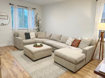 Sectional couch with STORAGE ottoman DELIVERY 🚚