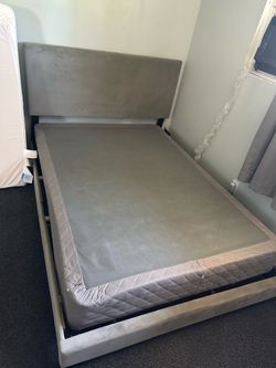 Full size bed