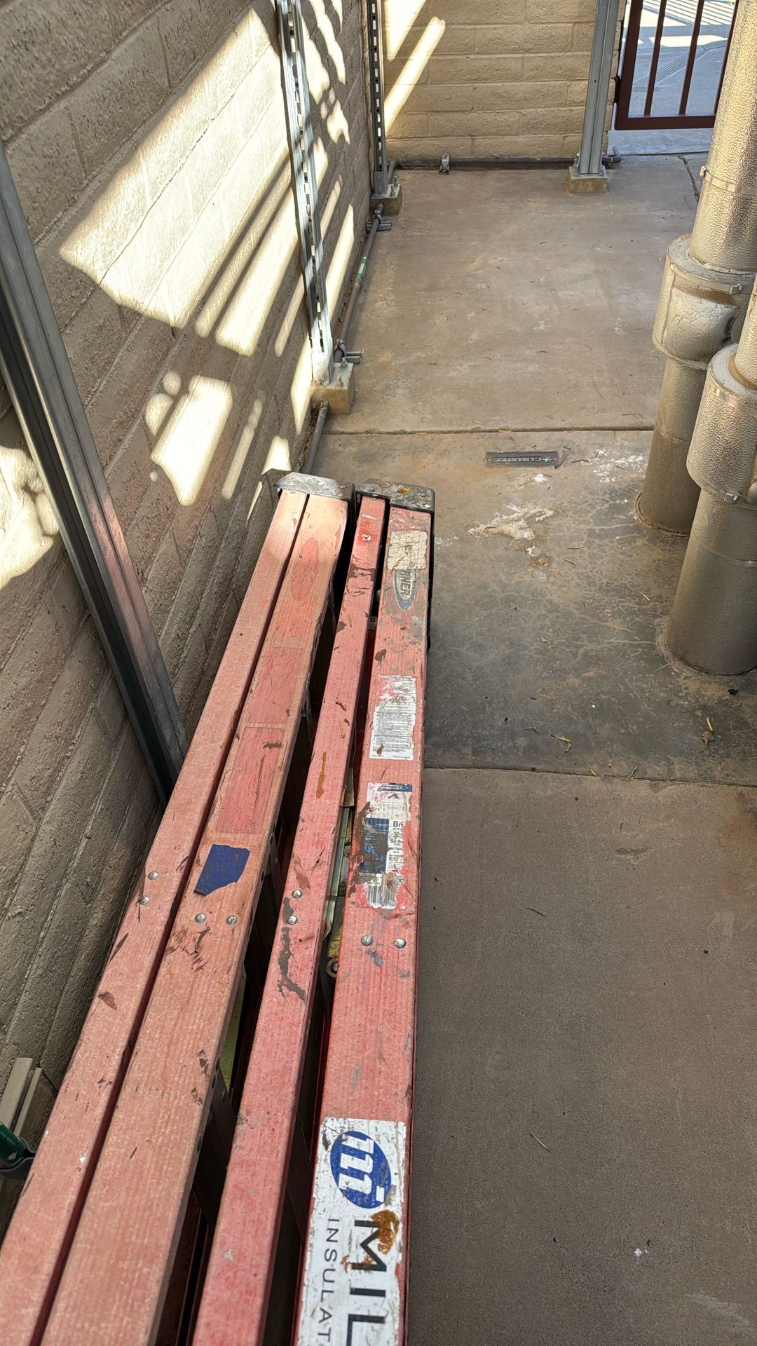 8 foot fiberglass step ladder