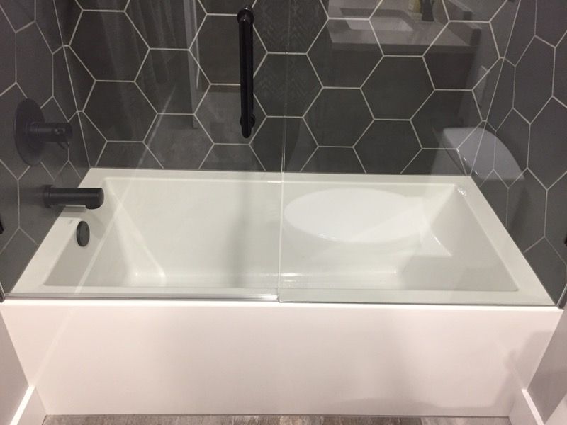 Brand new Mirabelle Sitka Alcove white soaking tub 60x30 plumbed on right