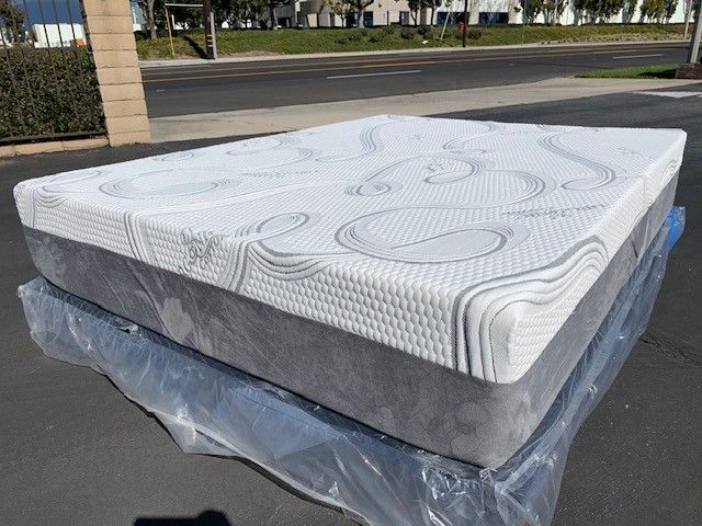 Cal King Organic Cool Gel Memory Foam !!